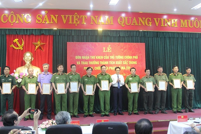 Thủ tướng Chính phủ khen các đơn vị khám phá chuyên án điều chế ma túy "khủng" ảnh 2