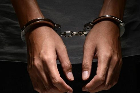 Biết mình bị HIV mà phạm tội hiếp dâm sẽ phải đối mặt án tử hình ảnh 1