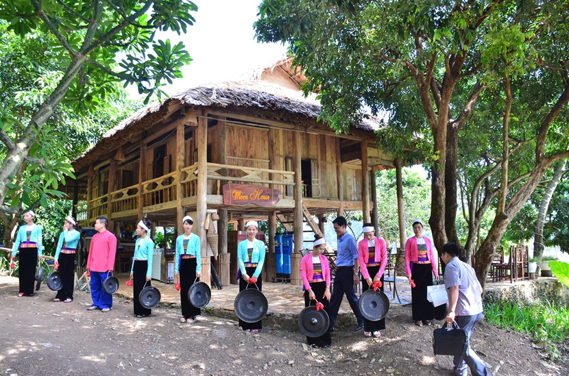 Khai trương tour du lịch tâm linh và trải nghiệm du thuyền trên hồ Hòa Bình ảnh 2