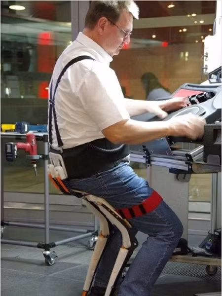 Đứng không sợ mỏi chân ảnh 1