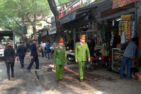Ra quân xử lý vi phạm trật tự ATGT và trật tự đô thị ảnh 9 Ra quân xử lý vi phạm trật tự ATGT và trật tự đô thị ảnh 9