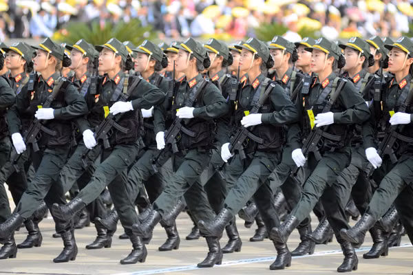 Những bông hồng xinh đẹp, mạnh mẽ tại Lễ diễu binh, diễu hành sáng 2-9 ảnh 5