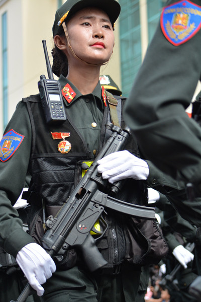 Những bông hồng xinh đẹp, mạnh mẽ tại Lễ diễu binh, diễu hành sáng 2-9 ảnh 10