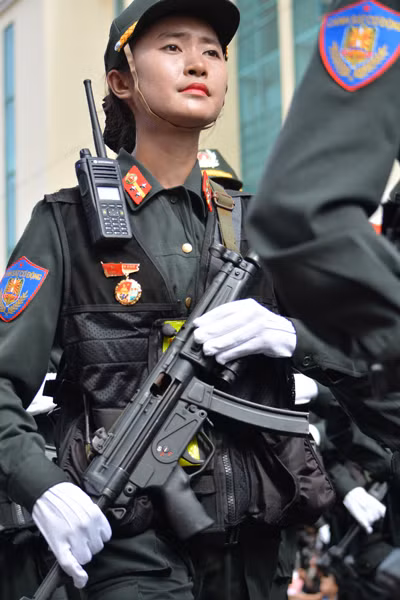 Những bông hồng xinh đẹp, mạnh mẽ tại Lễ diễu binh, diễu hành sáng 2-9 ảnh 10