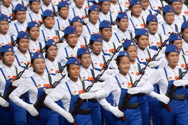 Những bông hồng xinh đẹp, mạnh mẽ tại Lễ diễu binh, diễu hành sáng 2-9 ảnh 8