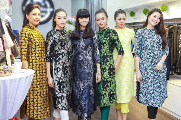 Ngắm vẻ trẻ trung của cặp đôi siêu mẫu Thu Thuỷ - Hoàng Nhung ảnh 7