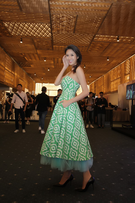 "Gái một con" Trâm Anh khoe dáng chuẩn trên sàn diễn thời trang ảnh 2