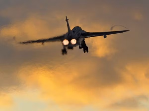 SAA tuyên bố bắn hạ mọi máy bay thù địch ở Idlib ảnh 1