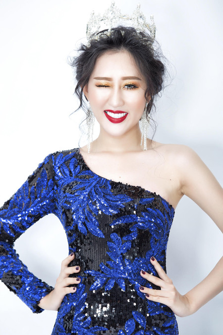 Hoa hậu Huỳnh Thuý Anh khoe vóc dáng kiêu sa với đầm ôm sát ảnh 2