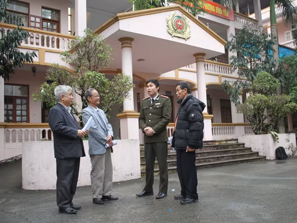 Không chỉ là tình yêu với thơ ca! ảnh 1