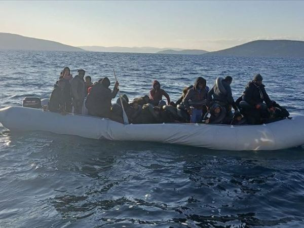 Thổ Nhĩ Kỳ giải cứu 60 người di cư lênh đênh trên thuyền ngoài khơi Aegean ảnh 1 Thổ Nhĩ Kỳ giải cứu 60 người di cư lênh đênh trên thuyền ngoài khơi Aegean ảnh 1