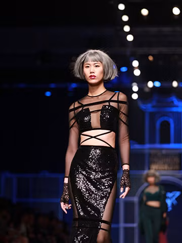 Hoa hậu Ngọc Hân sexy làm vedette cho Xuân Lê ảnh 5