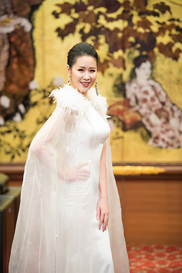 Dương Thùy Linh hạnh phúc được chồng đón sau khi "chạy show" ảnh 7