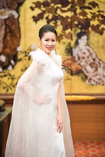 Dương Thùy Linh hạnh phúc được chồng đón sau khi "chạy show" ảnh 7