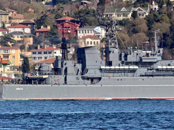 Tàu Nga chở lượng lớn xe tăng, vũ khí hạng nặng đến Syria chuẩn bị trận đánh lớn ảnh 1