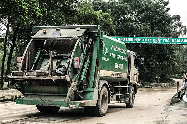 Hà Nội triển khai nhiều giải pháp đảm bảo đời sống người dân quanh khu xử lý chất thải Nam Sơn ảnh 1