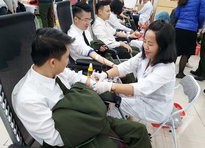 Công an Hà Nội tiếp sức tinh thần "Giáng sinh yêu thương" cho 2.000 bệnh nhi ảnh 7 Công an Hà Nội tiếp sức tinh thần "Giáng sinh yêu thương" cho 2.000 bệnh nhi ảnh 7