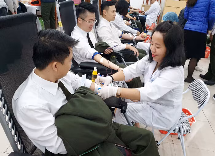 Công an Hà Nội tiếp sức tinh thần "Giáng sinh yêu thương" cho 2.000 bệnh nhi ảnh 7