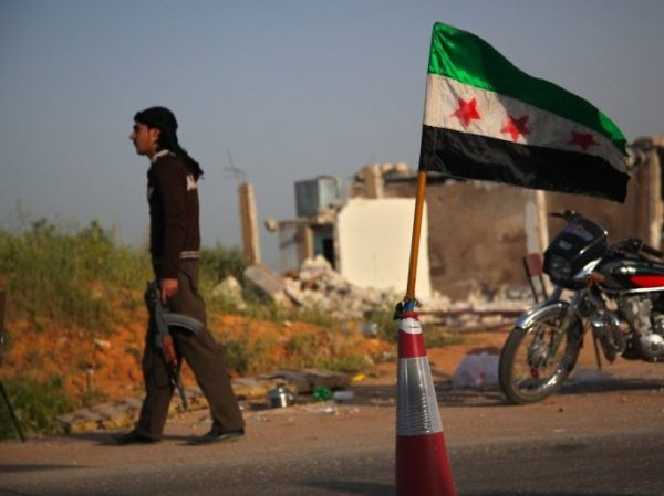 Syria: Hàng chục người bất ngờ biểu tình chống chính phủ ở Daraa ảnh 1