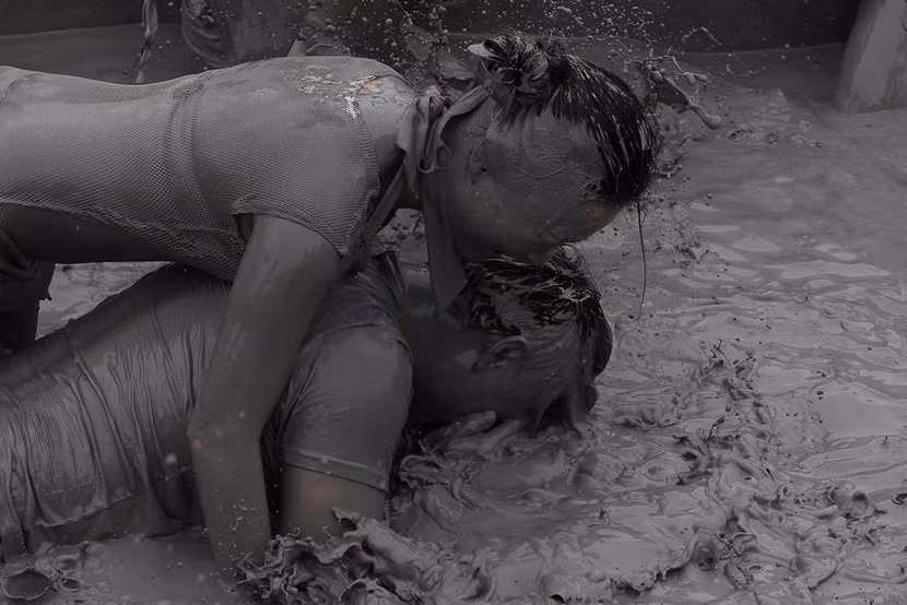 Độc đáo lễ hội tắm bùn tập thể lớn nhất xứ kim chi ảnh 9