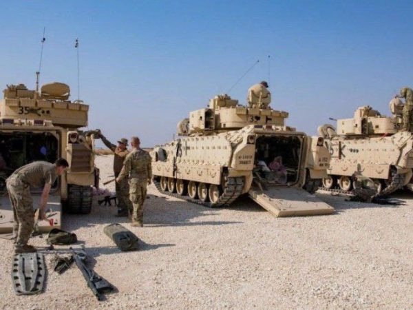 Mỹ điều thiết giáp đến biên giới Syria và chuẩn bị xây căn cứ lớn ở Deir Ezzor ảnh 1