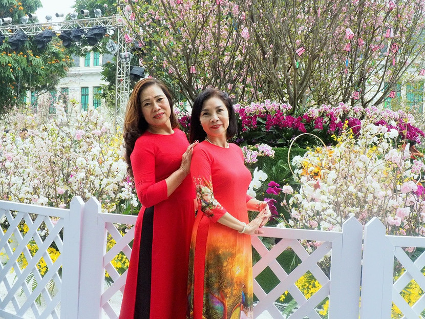 Kéo dài thời gian trưng bày hoa anh đào thêm 1 ngày ảnh 3 Kéo dài thời gian trưng bày hoa anh đào thêm 1 ngày ảnh 3