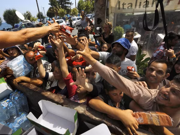 Khổ cực tới mức khó tin ở châu Âu ảnh 3