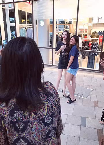 Hoa hậu Hương Giang được người hâm mộ quốc tế săn đón tại Thái Lan ảnh 9