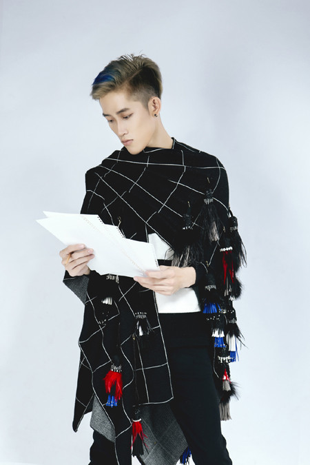 NTK Nguyễn Tiến Truyển tung ảnh tự làm người mẫu ấn tượng ảnh 3