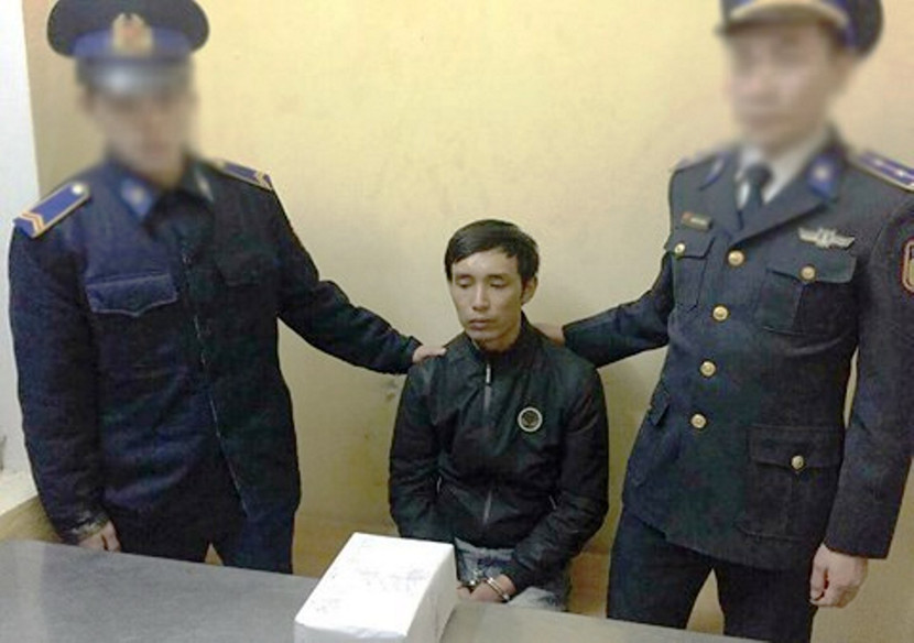 Mang 2kg ma túy đá đi giao hàng thì bị bắt ảnh 1