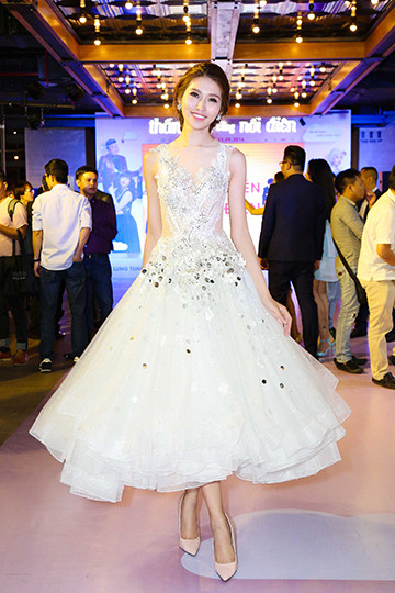 Dàn sao Việt tấp nập ra mắt phim "Thần tiên cũng nổi điên" ảnh 10