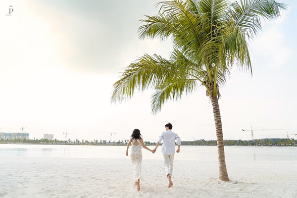 Bãi biển Vinhomes Ocean Park: Địa điểm chụp ảnh cưới "chất lừ" của các cặp đôi Hà Thành ảnh 2