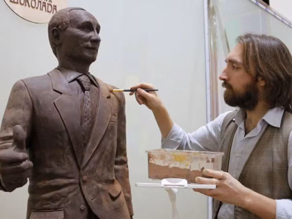 Dựng tượng Tổng thống Nga bằng chocolate ảnh 1