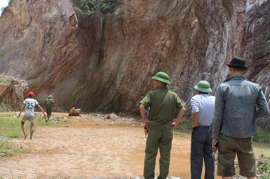 Nam sinh đuối nước khi tắm cùng bạn sau buổi lao động ở trường ảnh 1 Nam sinh đuối nước khi tắm cùng bạn sau buổi lao động ở trường ảnh 1