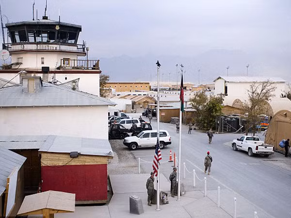 Đánh bom tự sát tại căn cứ quân sự Mỹ và NATO ở Afghanistan ảnh 1