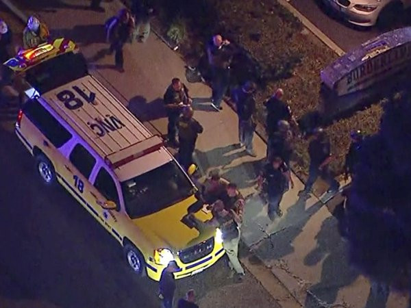 Xả súng hàng loạt ở California, nhiều người thương vong ảnh 1