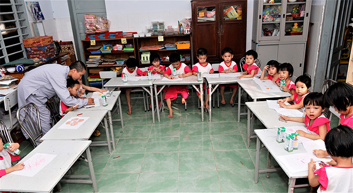 Niềm vui cho trẻ thơ từ triệu ly sữa ngọt ngào ảnh 1