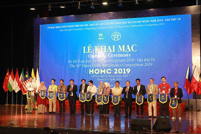 Gần 700 thí sinh tham dự Kỳ thi Toán học Hà Nội mở rộng 2019 ảnh 6