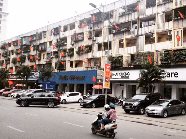 Hà Nội rực rỡ, bình yên trong ngày 30-4 lịch sử ảnh 3