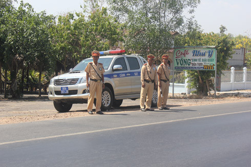 CSGT Bình Thuận: Bám sát các cung đường, giảm tối đa vi phạm TTATGT ảnh 1