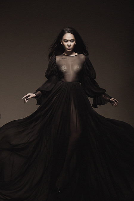 Siêu mẫu Diệu Huyền “nỏng bỏng” với váy xuyên thấu ảnh 7