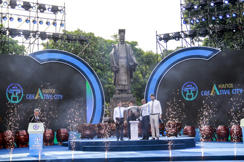 Kỷ niệm 2 thập niên trước: Thuyết phục thế giới vinh danh Hà Nội "Thành phố vì hòa bình" ảnh 1