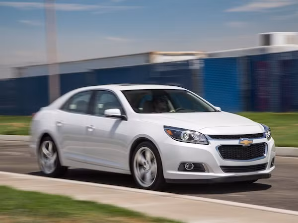 Chevrolet tung ảnh teaser bí ẩn của Malibu 2016 ảnh 2