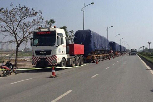 Tối nay, tàu đường sắt Cát Linh được cẩu lên ray ảnh 2