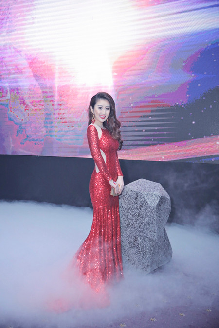 MC Kim Trang "hóa thân" nàng tiên cá gặp gỡ "chú rể 8 tuổi" ảnh 5