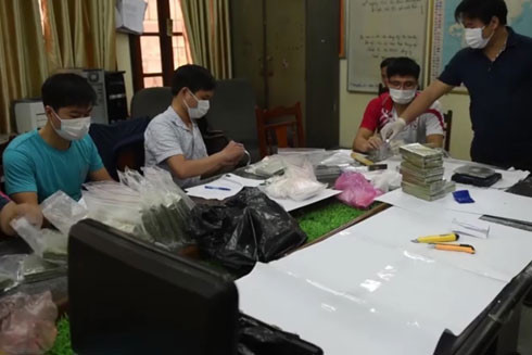 Bóc gỡ đường dây ma túy của "người đàn bà đẹp" xứ Lạng với đám đàn em chung tình ảnh 1