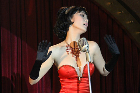 Danh xưng dễ dãi trong showbiz Việt ảnh 1