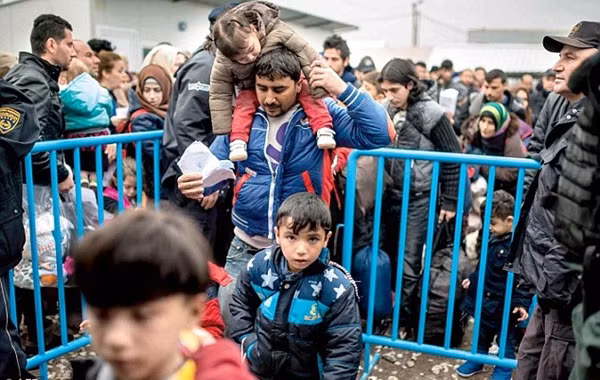 Macedonia đóng cửa biên giới, người tị nạn tuyệt vọng treo cổ ở Hy Lạp ảnh 5
