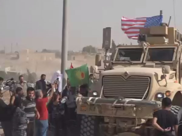 Người Kurd kéo đến căn cứ Mỹ kêu gọi bảo vệ trước cuộc xâm lược tiềm năng của Thổ Nhĩ Kỳ ảnh 1