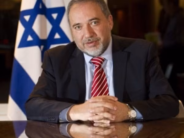 Bộ trưởng Quốc phòng Israel bị tố hỗ trợ cho khủng bố ảnh 1